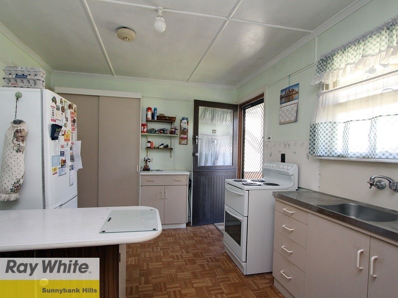 21 Bovey Street, Coopers Plains QLD 4108