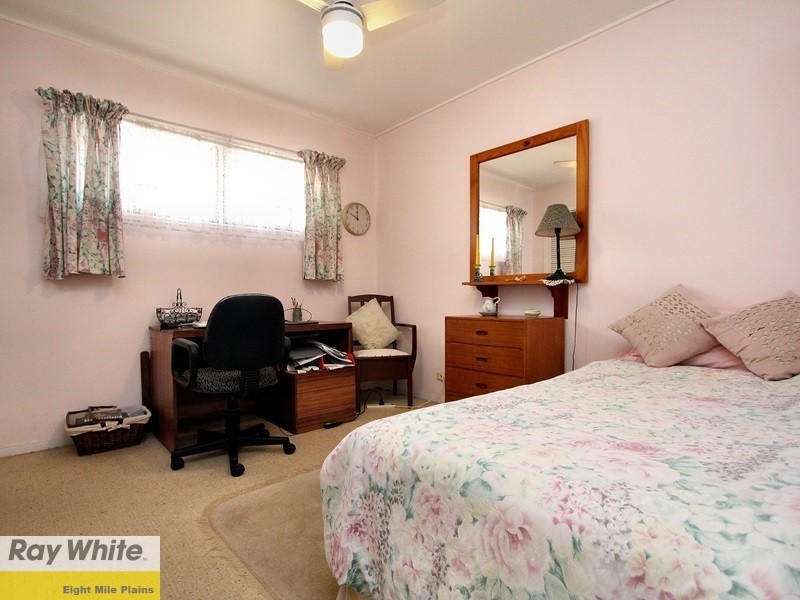 30 Jonathan Street, Macgregor QLD 4109