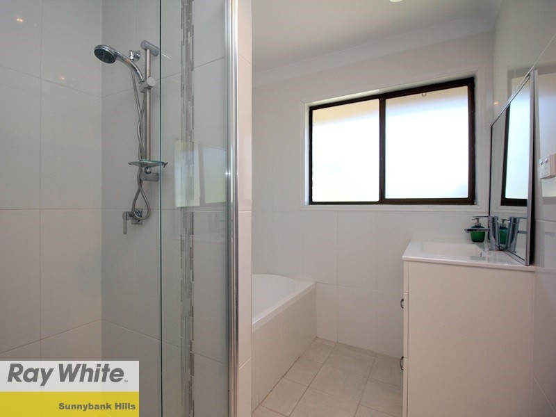 75 Estramina Road, Regents Park QLD 4118