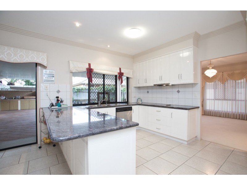 8 Parkhurst Place, Kuraby QLD 4112