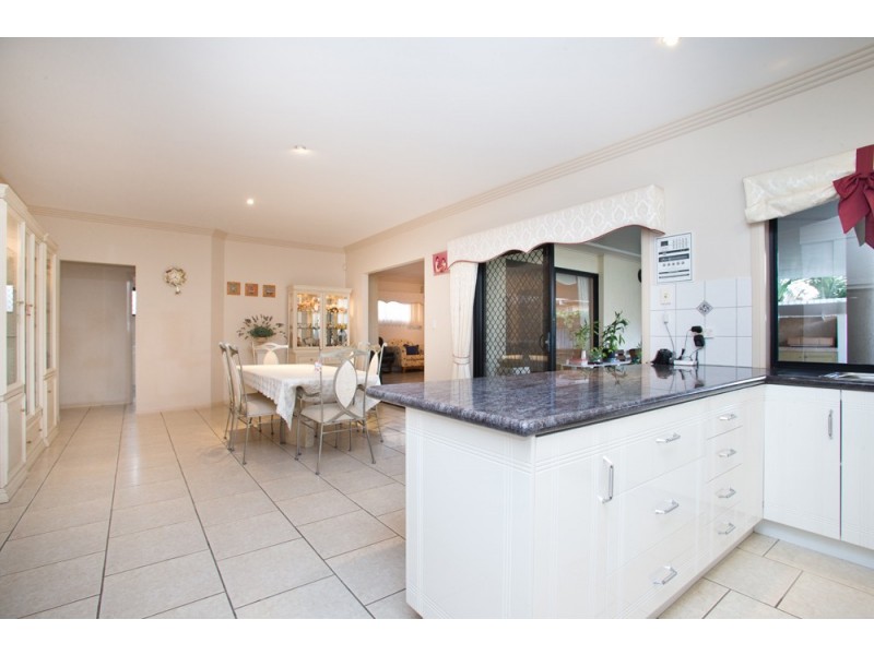 8 Parkhurst Place, Kuraby QLD 4112