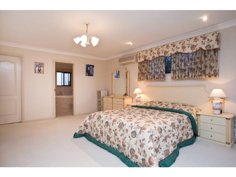 8 Parkhurst Place, Kuraby QLD 4112