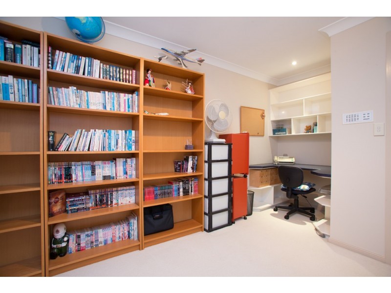 8 Parkhurst Place, Kuraby QLD 4112