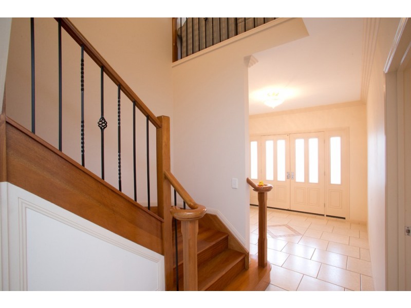 8 Parkhurst Place, Kuraby QLD 4112