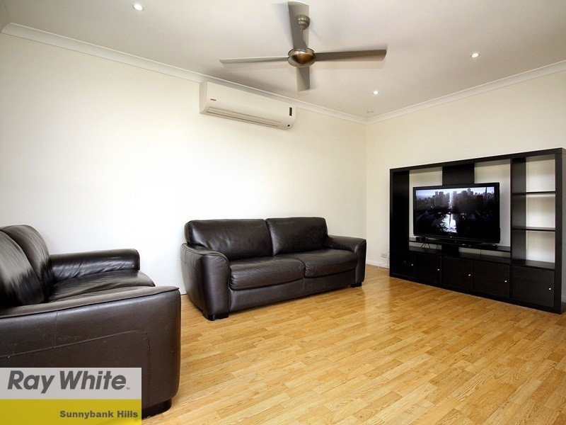 8 Shapcott Place, Runcorn QLD 4113
