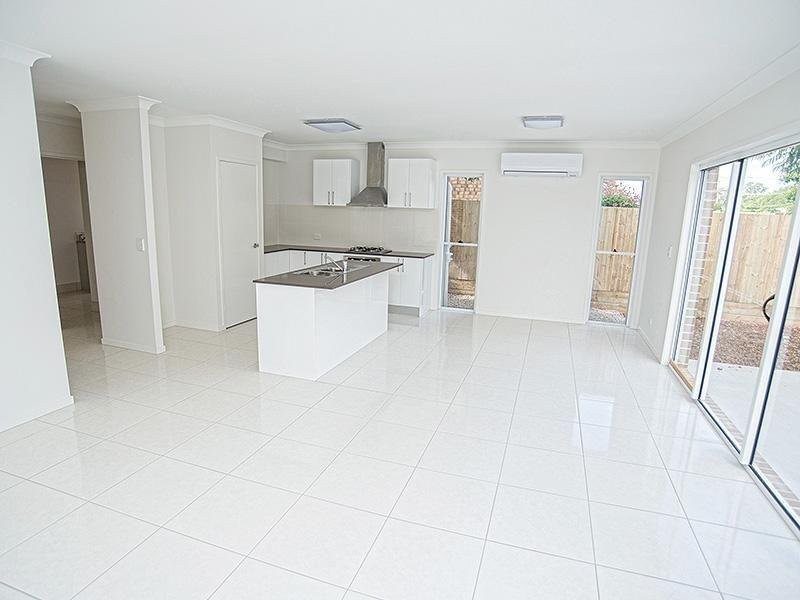 2/11 Fermont Road, Underwood QLD 4119