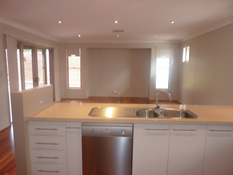 16 Trevi Close, Eight Mile Plains QLD 4113