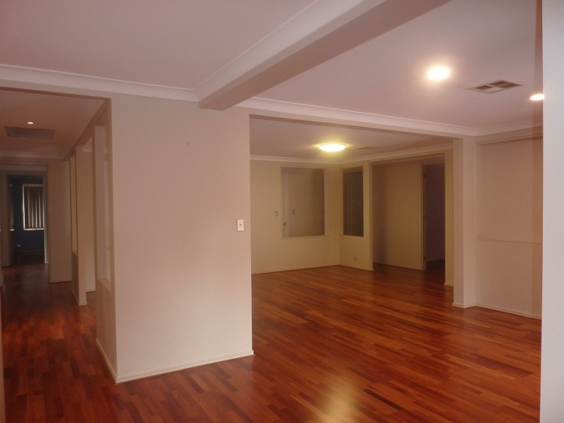 16 Trevi Close, Eight Mile Plains QLD 4113