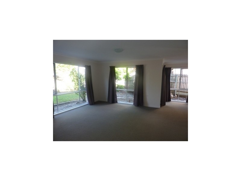 27 Buckinghamia Place, Stretton QLD 4116