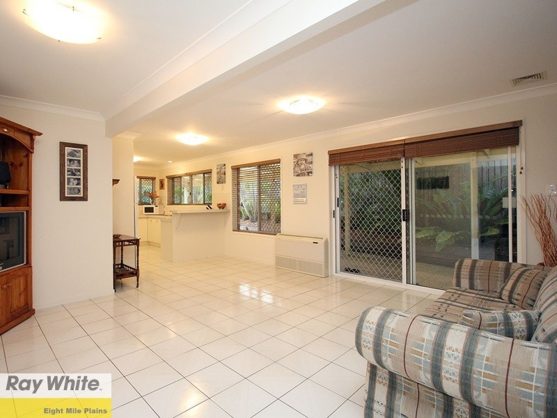 17 Googie Crescent, Eight Mile Plains QLD 4113