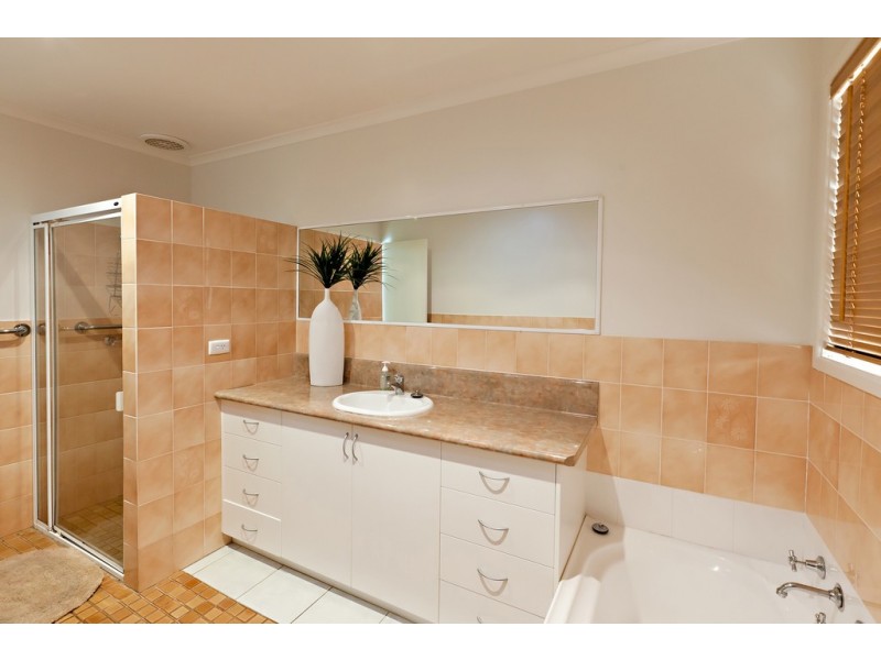 9 Binnacle Court, Yamba NSW 2464