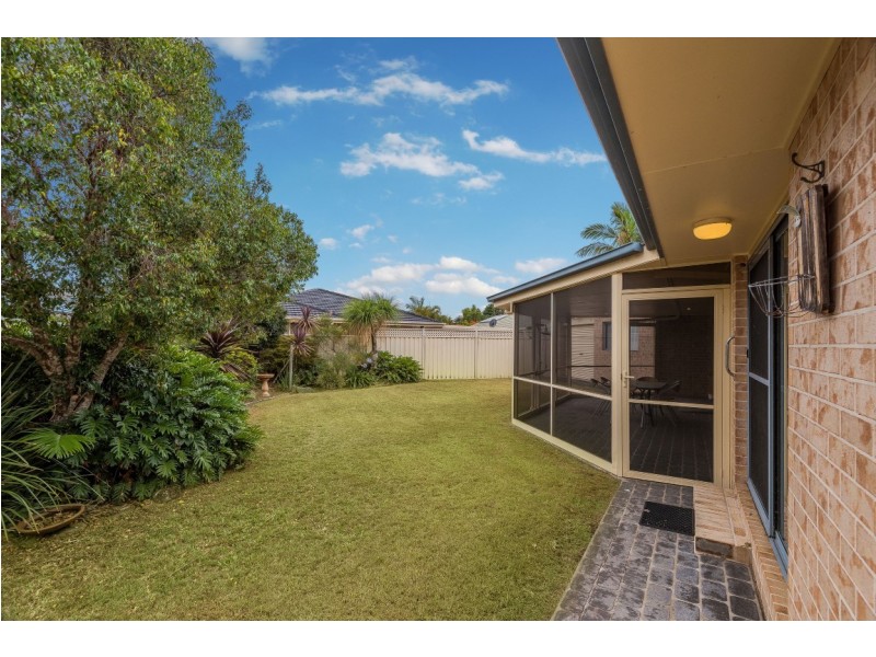4 Lady Beatrice Court, Yamba NSW 2464