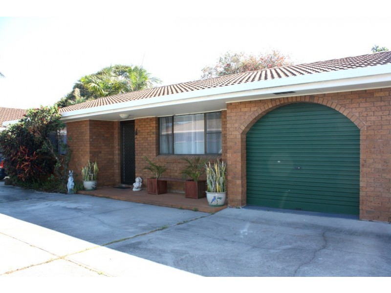 2/6 Roseland Avenue, Yamba NSW 2464