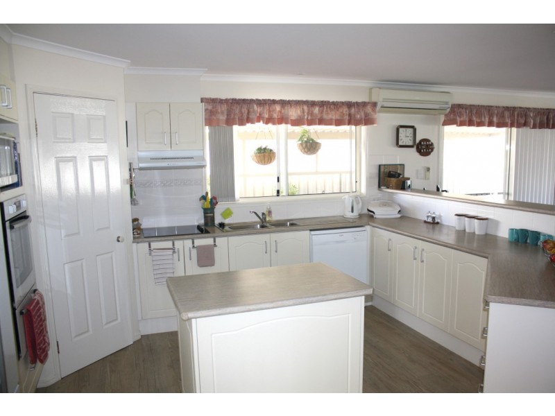 11 Nabilla Court, Yamba NSW 2464