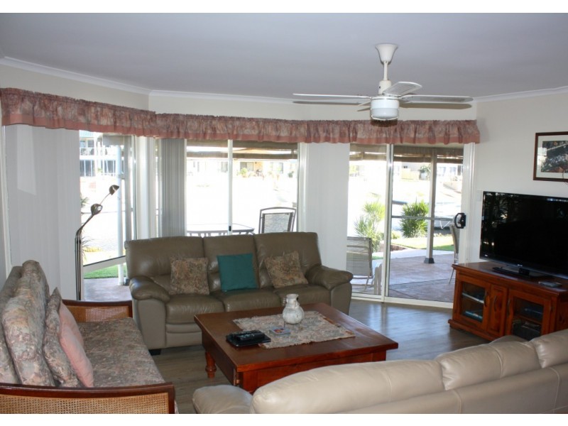 11 Nabilla Court, Yamba NSW 2464