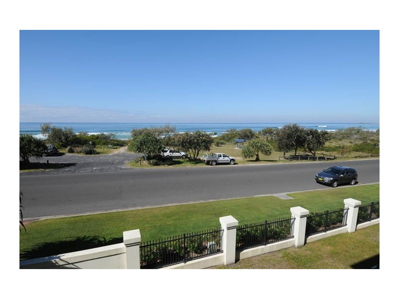 17/20 Pacific Parade, Yamba NSW 2464