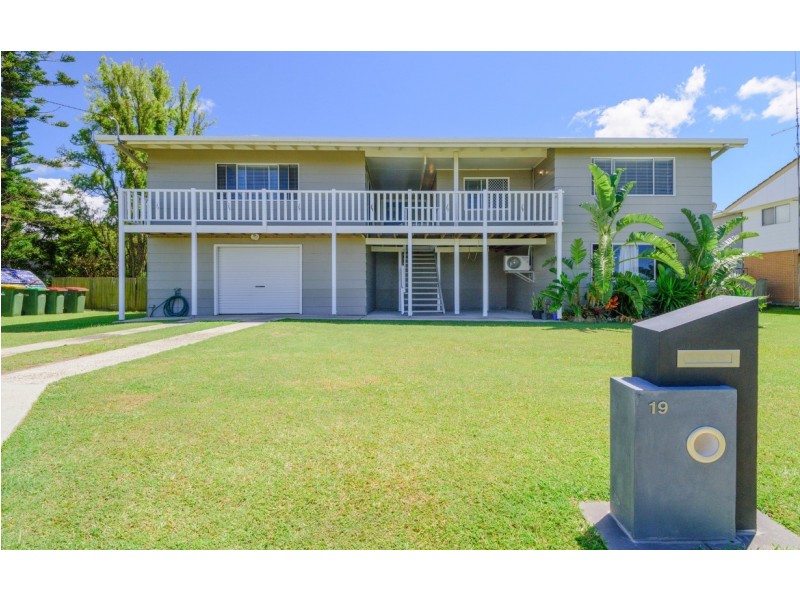 19 Yamba Street, Palmers Island NSW 2463