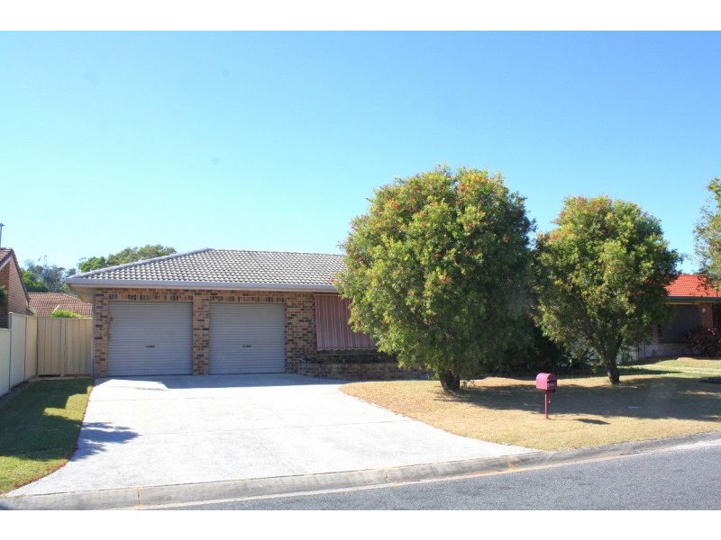8 Binnacle Court, Yamba NSW 2464