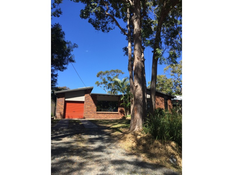 128 Lakes Boulevard, Wooloweyah NSW 2464