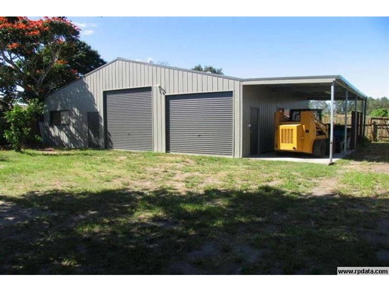 2 Roselands Ave, Yamba NSW 2464