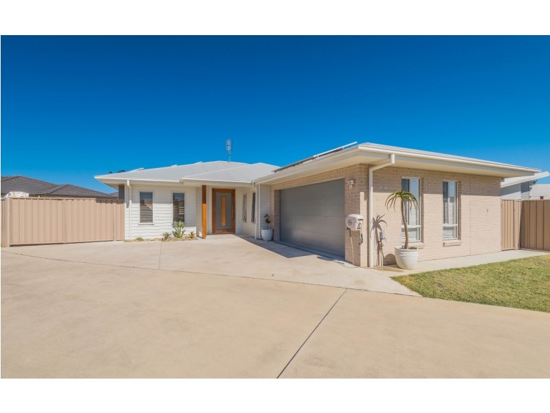 1/24 Kookaburra Court, Yamba NSW 2464