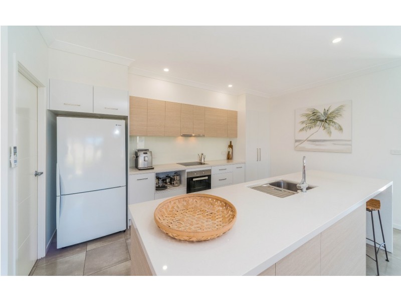 1/24 Kookaburra Court, Yamba NSW 2464