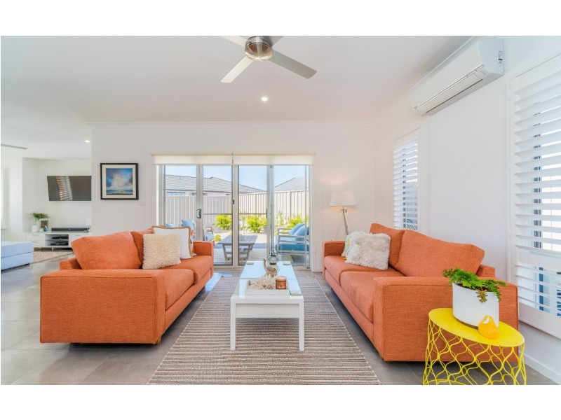 1/24 Kookaburra Court, Yamba NSW 2464