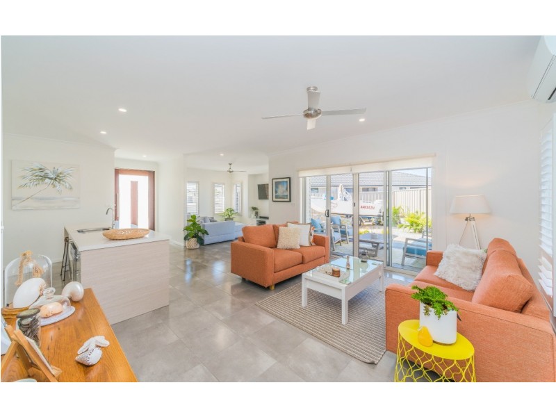 1/24 Kookaburra Court, Yamba NSW 2464