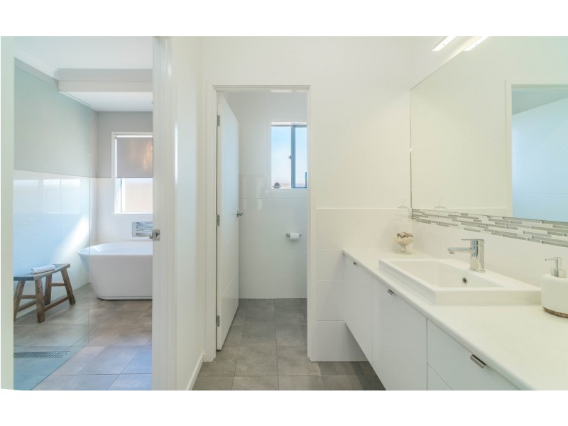 1/24 Kookaburra Court, Yamba NSW 2464