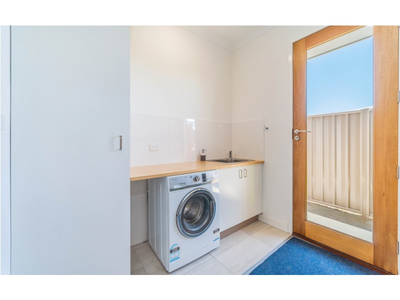 1/24 Kookaburra Court, Yamba NSW 2464