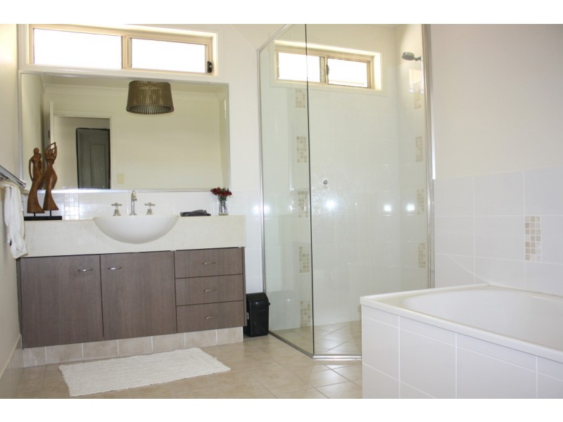 270 Yamba Road, Yamba NSW 2464