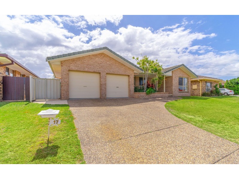 17 Casuarina Close, Yamba NSW 2464