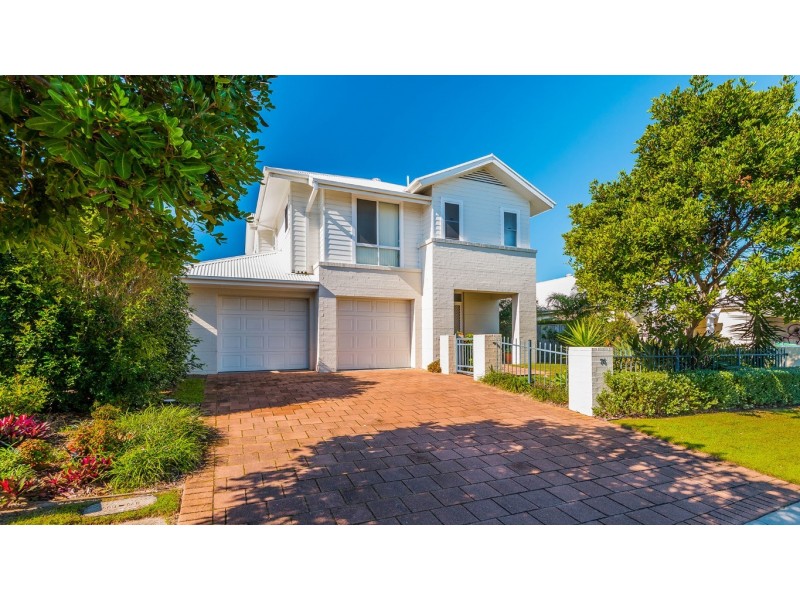 76 The Drive, Yamba NSW 2464