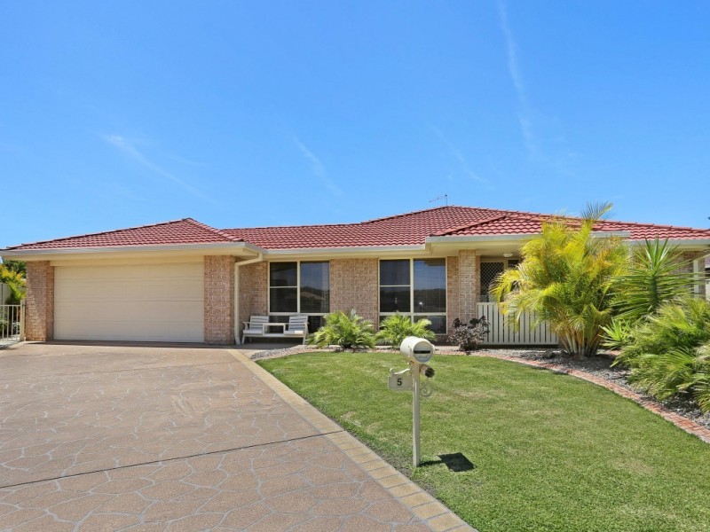 5 Cumberland Court, Yamba NSW 2464