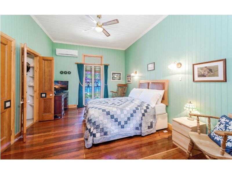 215 Yamba Road, Yamba NSW 2464