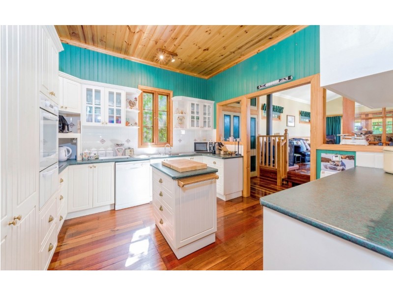 215 Yamba Road, Yamba NSW 2464