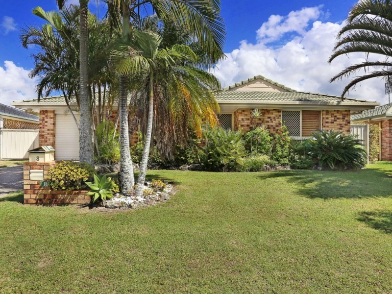 8 Wattle Drive, Yamba NSW 2464