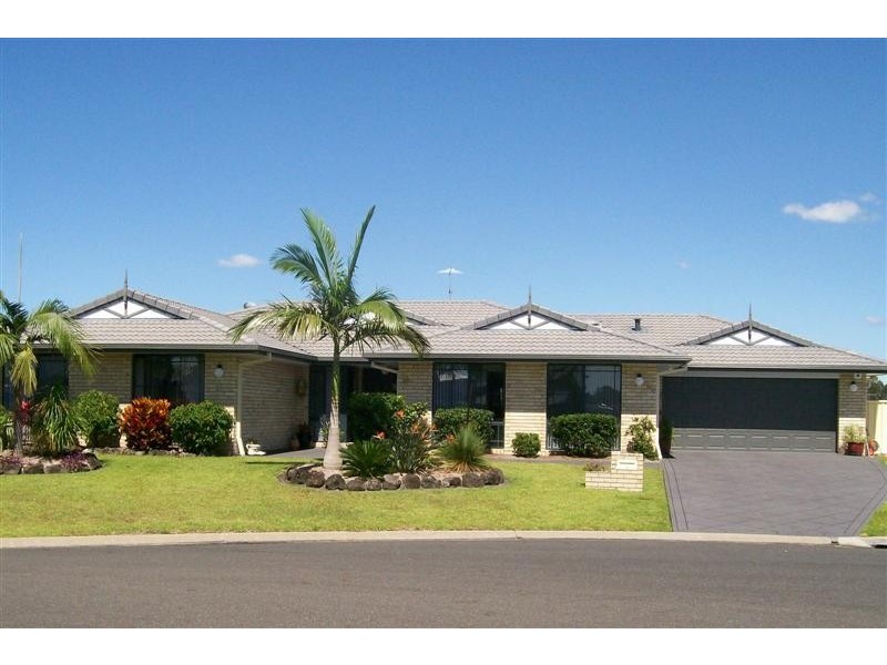 27 Taine Court, Yamba NSW 2464