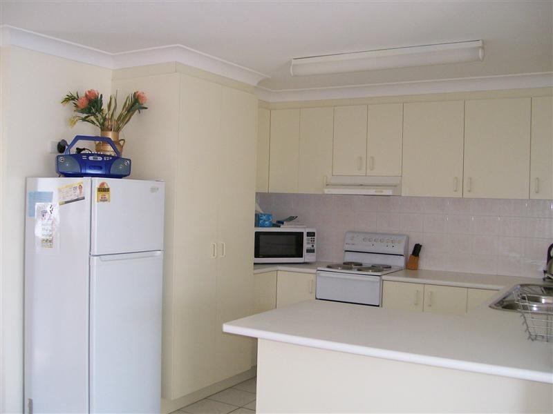 2/57 Witonga Drive, Yamba NSW 2464