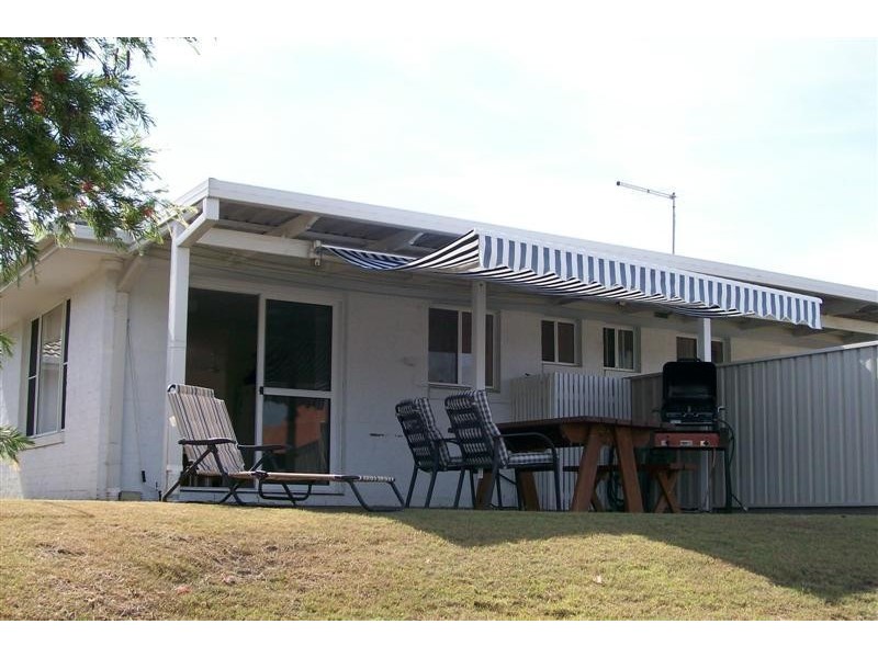 2/57 Witonga Drive, Yamba NSW 2464