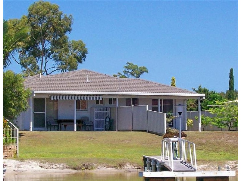 2/57 Witonga Drive, Yamba NSW 2464
