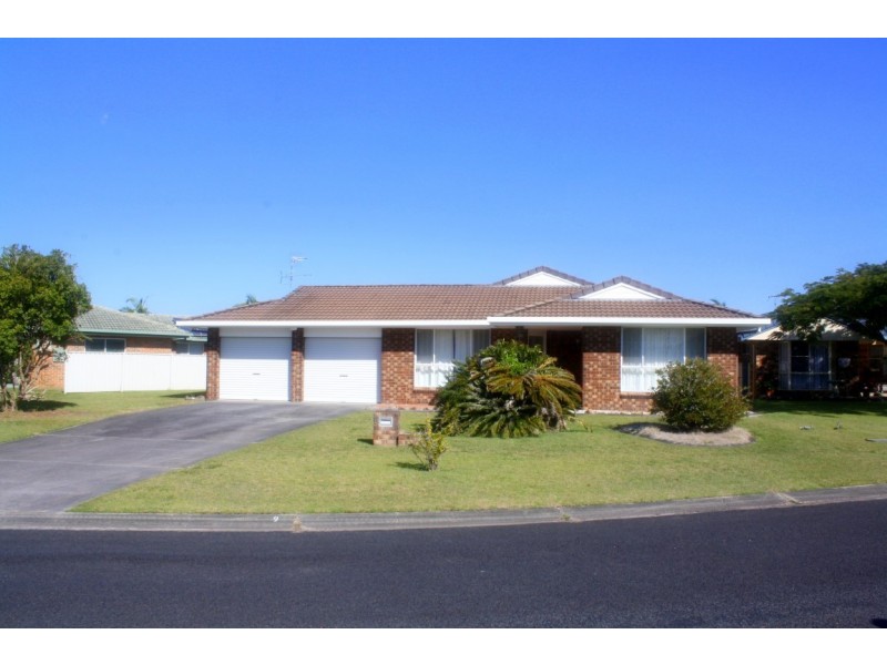 9 Admiralty Court, Yamba NSW 2464
