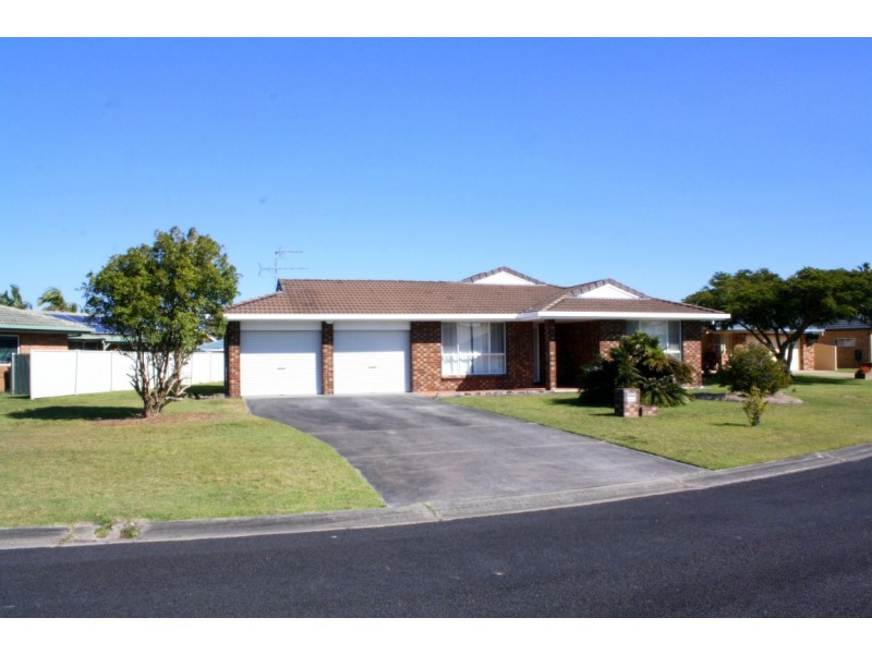9 Admiralty Court, Yamba NSW 2464