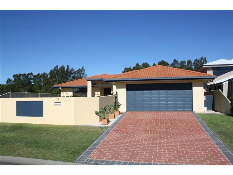 24 Bayview Drive, Yamba NSW 2464