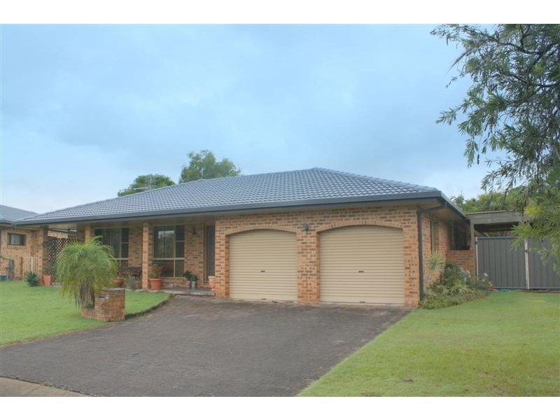 16 Binnacle Court, Yamba NSW 2464