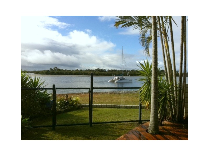 8/35 The Peninsula, Yamba NSW 2464