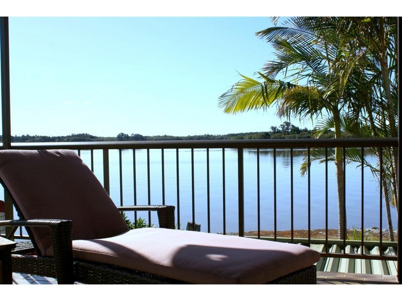 8/35 The Peninsula, Yamba NSW 2464