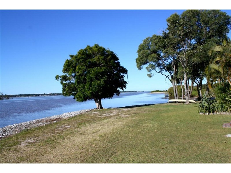 8/35 The Peninsula, Yamba NSW 2464