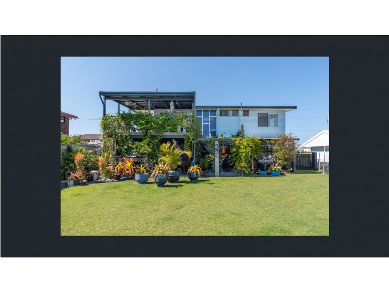 2 Heath Street, Brooms Head NSW 2463