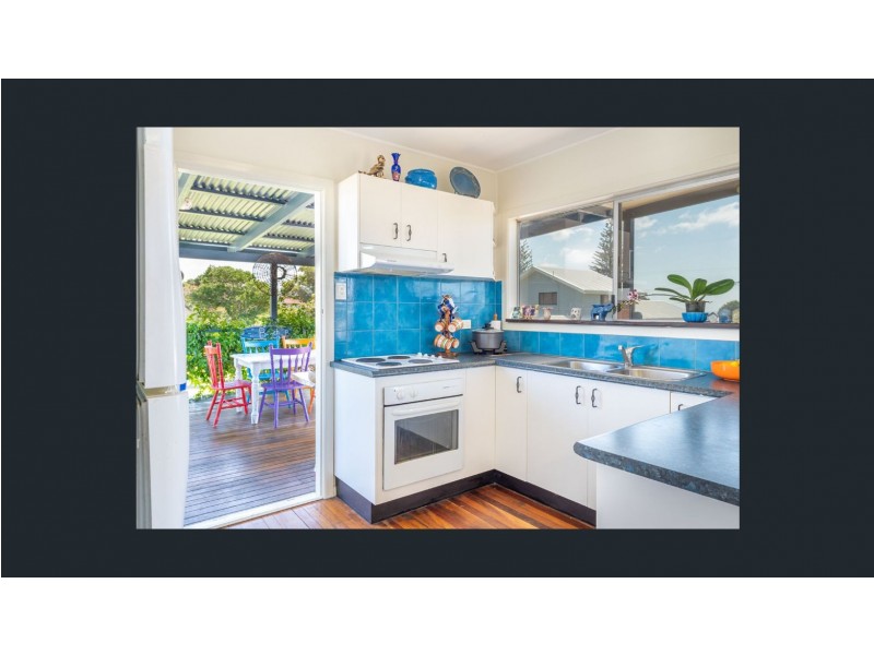 2 Heath Street, Brooms Head NSW 2463